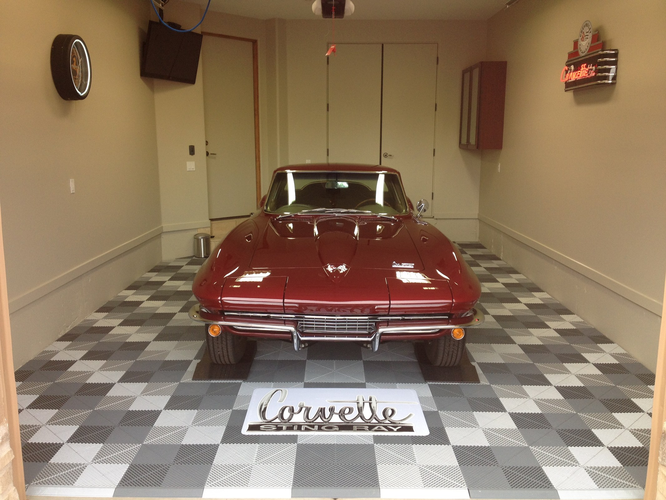 Corvette Sting Ray Garage